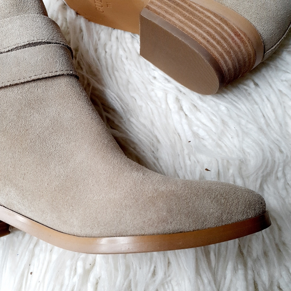 NEW GUESS Women's Camrin Suede Booties - Picture 9 of 13
